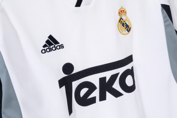 Retro 2000/01 Real Madrid Home Jersey Adult - Image 5