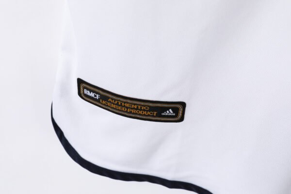 Retro 2000/01 Real Madrid Home Jersey Adult - Image 6