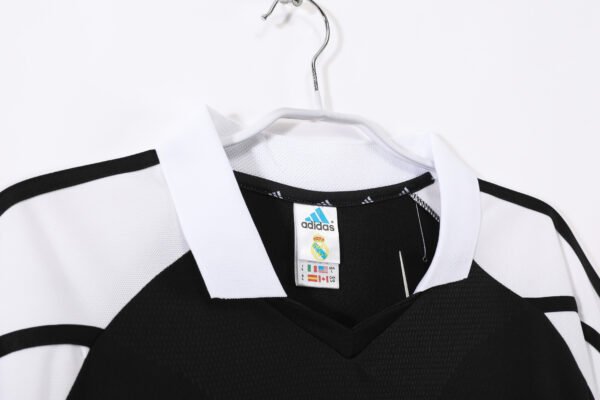 Retro 2001/02 Real Madrid Away Jersey Adult - Image 4